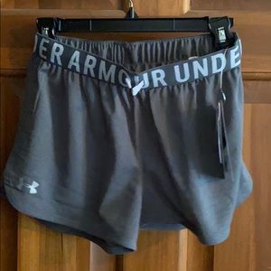 Girls Under Armer Shorts